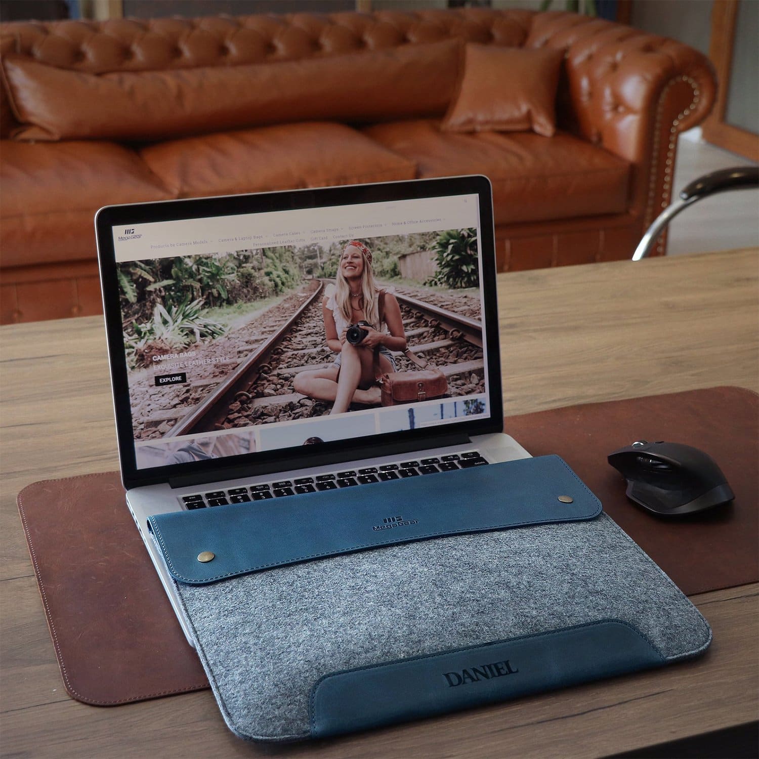 MegaGear Fine Leather and Fleece Sleeve Bag for MacBook Pro, MacBook Air and iPad Case