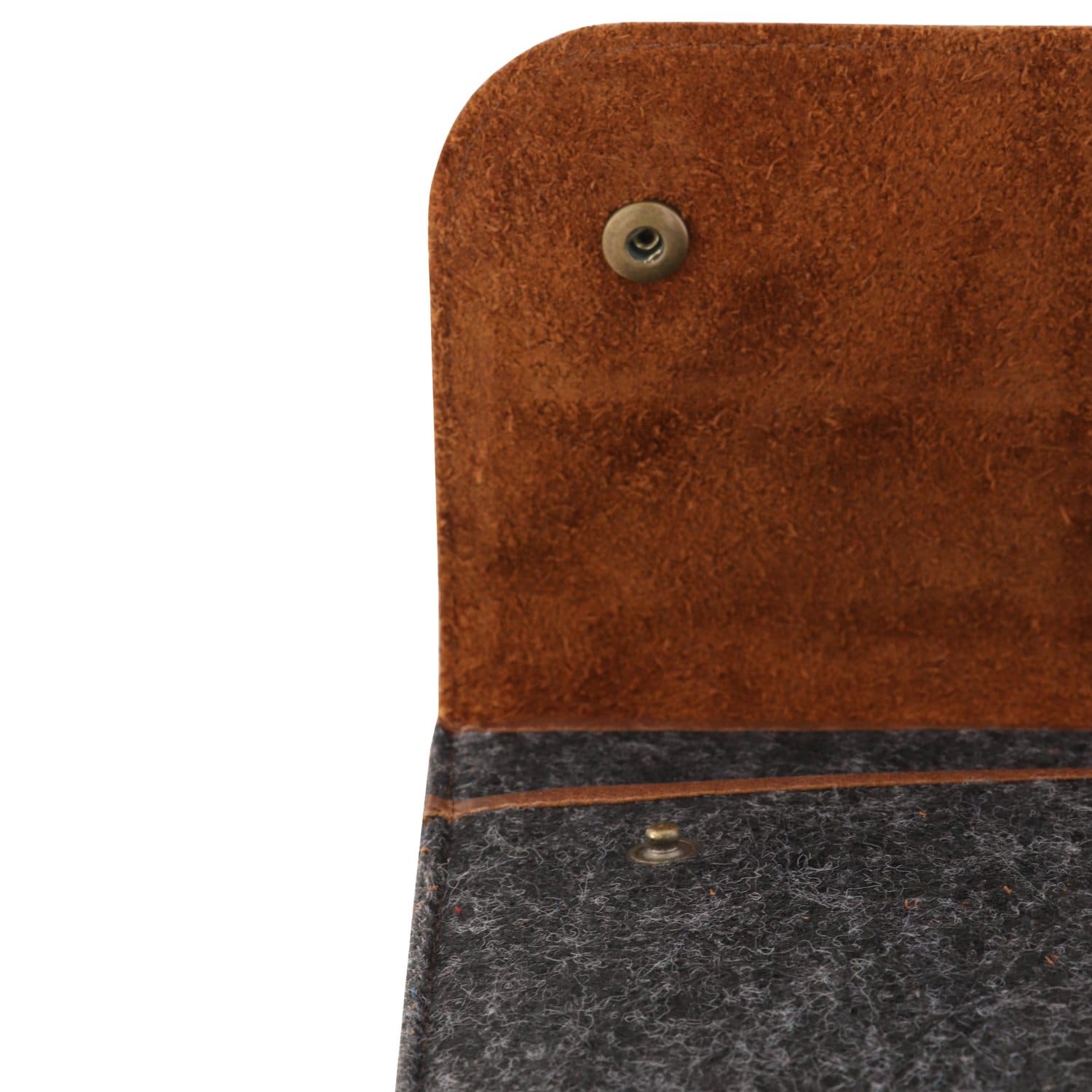 MegaGear Fine Leather and Fleece Sleeve Bag for MacBook Pro, MacBook Air and iPad Case