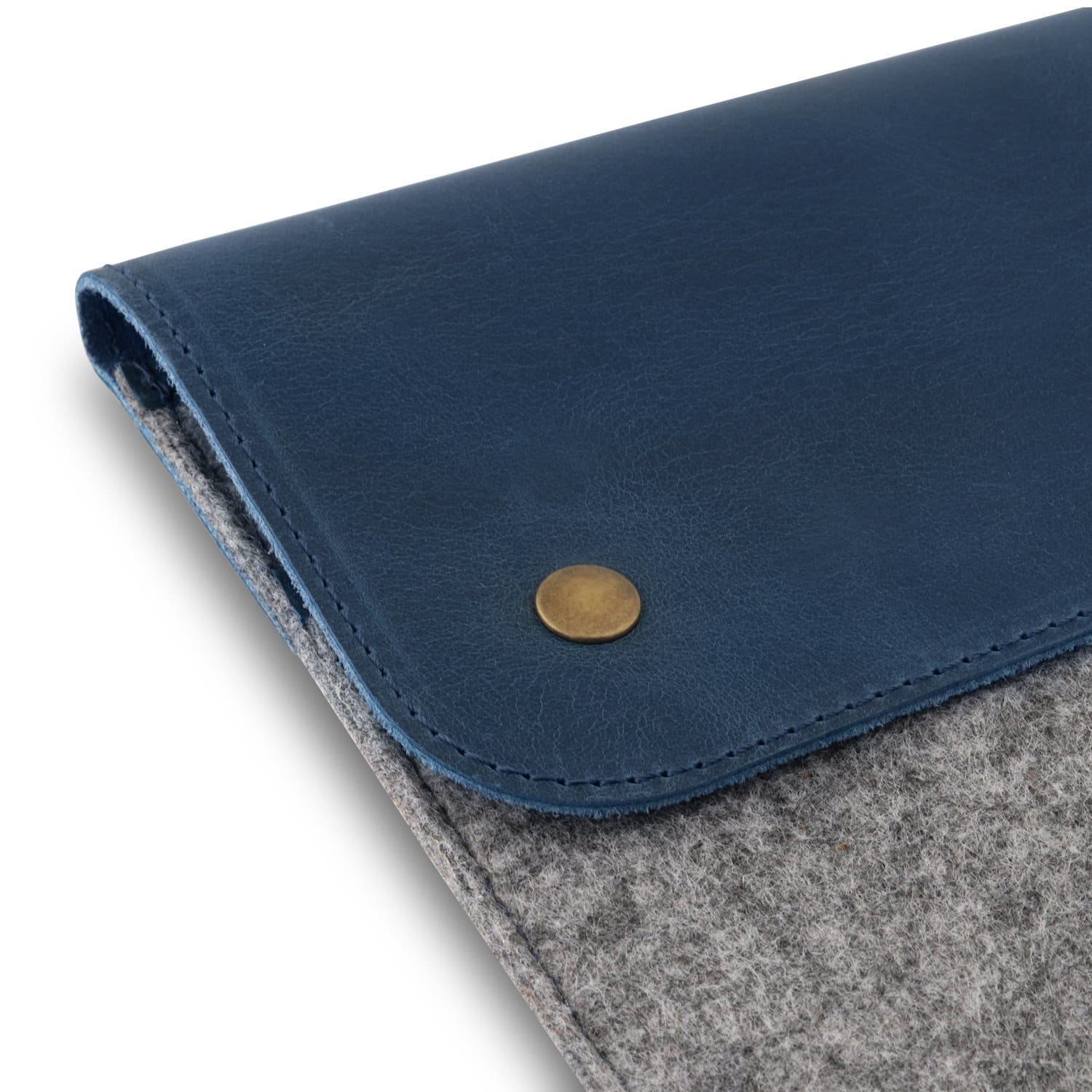 MegaGear Fine Leather and Fleece Sleeve Bag for MacBook Pro, MacBook Air and iPad Case